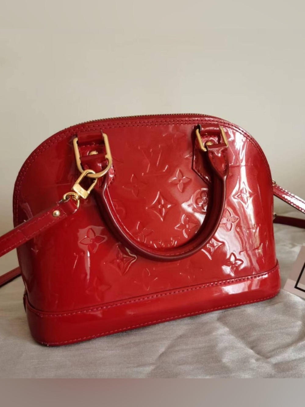 Louis Vuitton Vernis Alma BB Pomme D'Amour